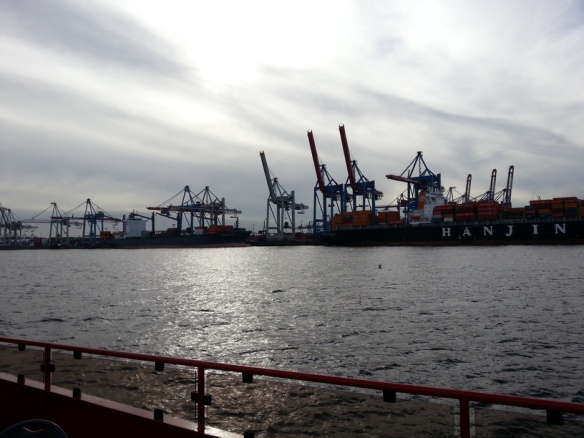 Ett gäng kranar i hamnen, Hamburgs hamn är f.ö. Europas näst största efter Rotterdams!